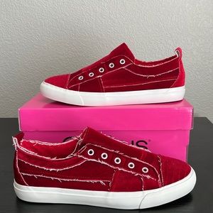 Corkys "Babalu" Slip-on Velvet Canvas Sneakers. Size 9